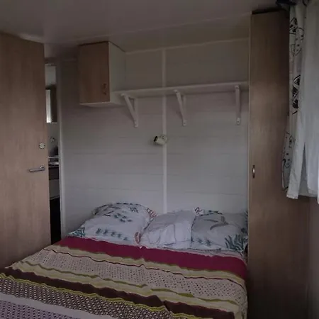 Mobil Home Sur La Cote Landaise Saint-Julien-en-Born Exterior foto
